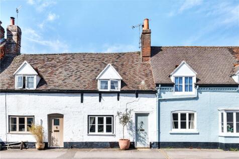 St. Martins, Marlborough, SN8 2 bed terraced house for sale