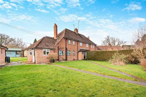 Gravelly Close, North End, Newbury... 3 bed semi
