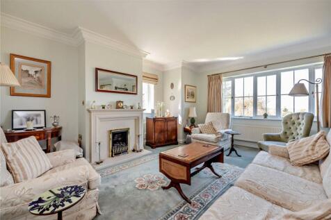 Woodridge, Newbury, Berkshire, RG14 3 bed apartment for sale