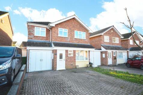 5 bedroom link detached house for sale