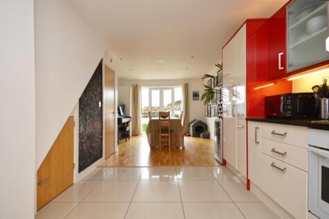 4 bedroom town house for sale