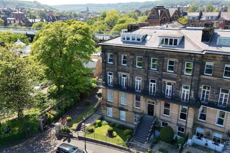 The Crescent, Scarborough YO11 2 bed apartment for sale