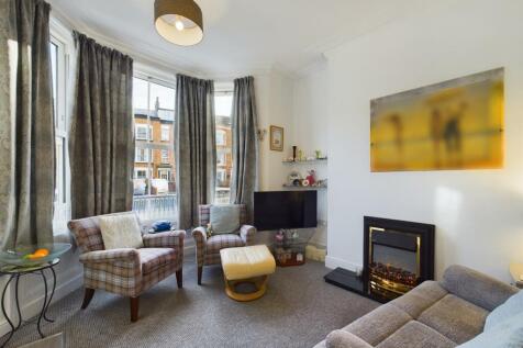 Trafalgar Square, Scarborough YO12 1 bed apartment for sale