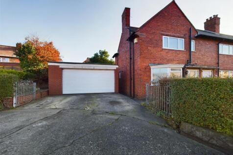 3 bedroom end of terrace house for sale