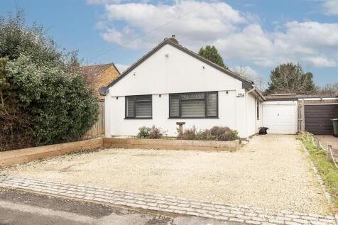 Lower Luton Road, Wheathampstead 4 bed detached bungalow for sale