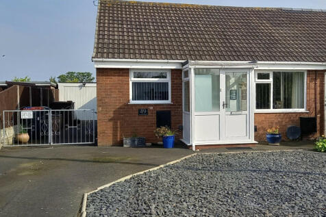 Hawkshead Road, Knott End on Sea FY6 2 bed bungalow for sale