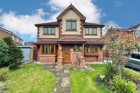 4 bedroom detached house for sale