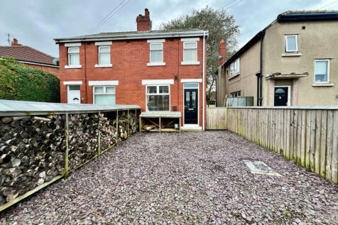 2 bedroom semi-detached house for sale