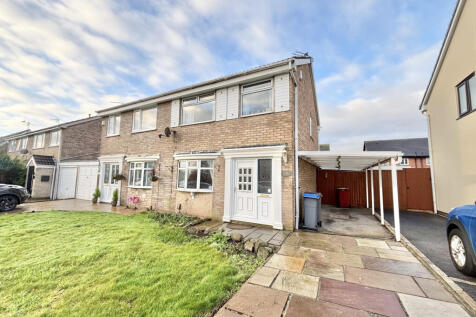 Ribchester Avenue, Blackpool FY4 3 bed semi