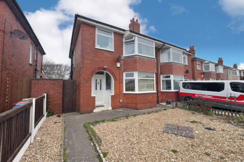 Larkholme Avenue, Fleetwood FY7 3 bed semi