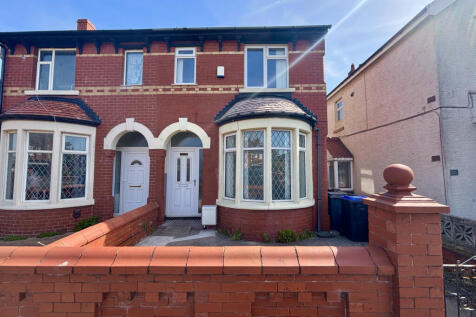 St. Annes Road, South Shore FY4 3 bed semi
