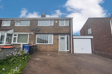 3 bedroom semi-detached house for sale