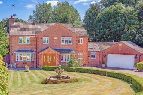 4 bedroom detached house for sale