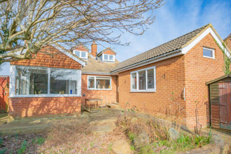 3 bedroom detached bungalow for sale