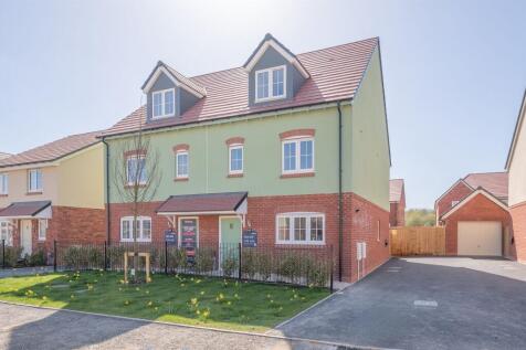 4 bedroom semi-detached house for sale