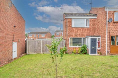 2 bedroom end of terrace house for sale