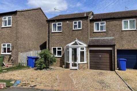 Orchard Court, Pattishall 4 bed end of terrace house for sale