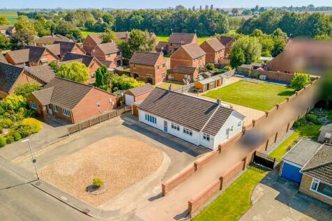 3 bedroom detached bungalow for sale