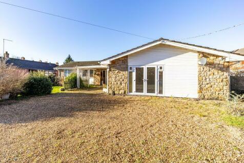 4 bedroom detached bungalow for sale