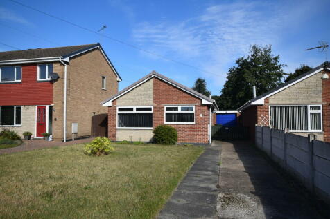 2 bedroom detached bungalow for sale