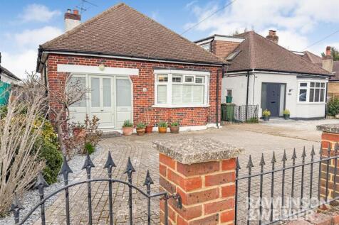 Merton Way, West Molesey KT8 3 bed detached bungalow for sale