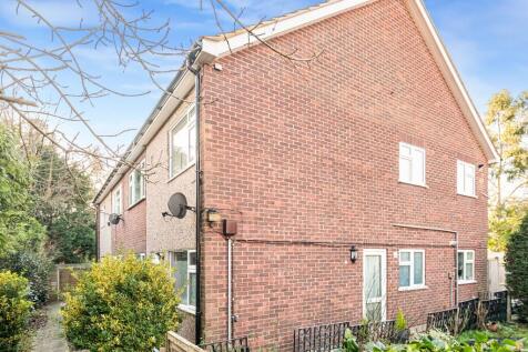 2 bedroom maisonette for sale