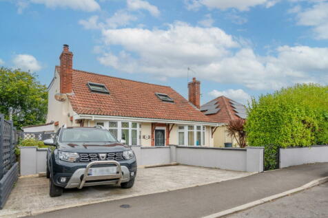 4 bedroom detached bungalow for sale