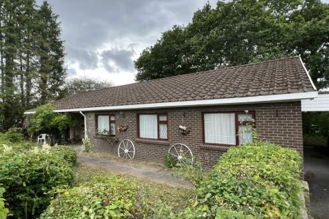 3 bedroom detached bungalow for sale