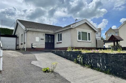 2 bedroom detached bungalow for sale