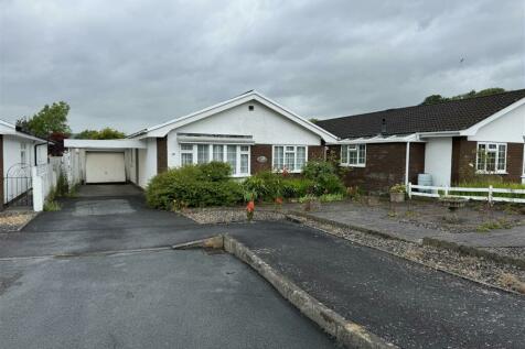 3 bedroom detached bungalow for sale