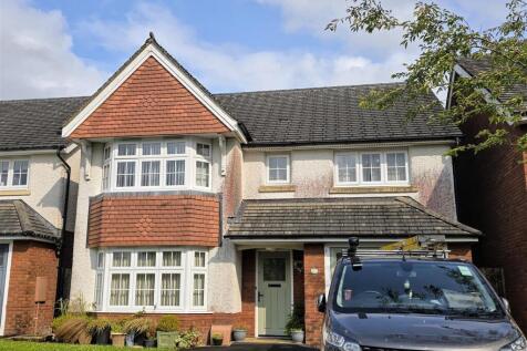 Clos Maes Rhedyn, Gorslas, Llanelli 4 bed detached house for sale