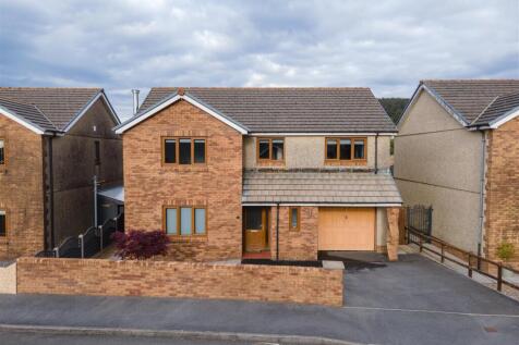 Waungoch, Upper Tumble, Llanelli 4 bed detached house for sale