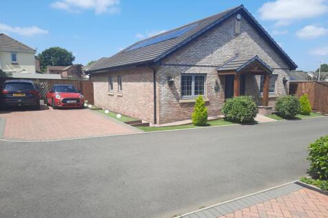 Llys Tirnant, Tycroes, Ammanford 3 bed detached bungalow for sale
