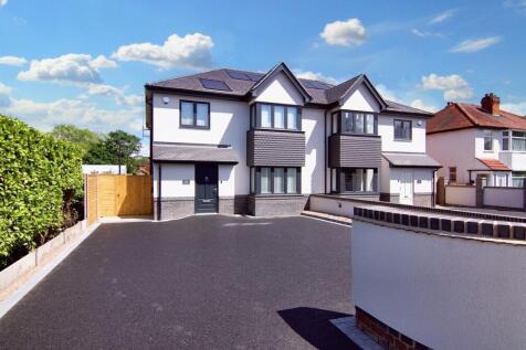 5 bedroom semi-detached house for sale