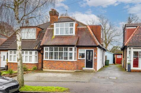 Queenswood Avenue, Wallington, SM6 3 bed semi