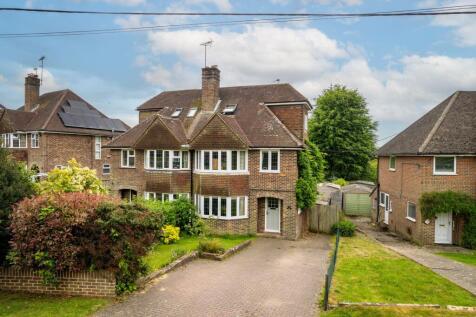 Sunte Close, Haywards Heath, RH16 5 bed semi