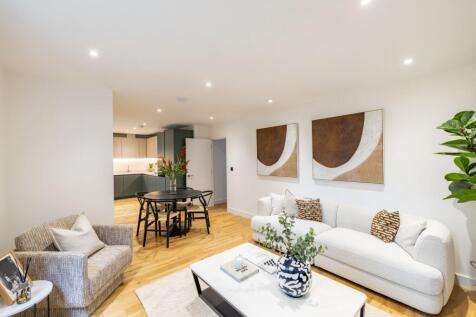 Seaton Court, Russell Hill, Purley 3 bed apartment for sale