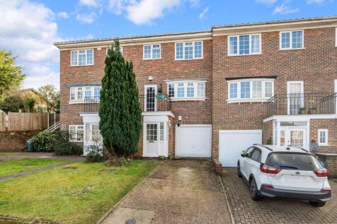 3 bedroom town house for sale