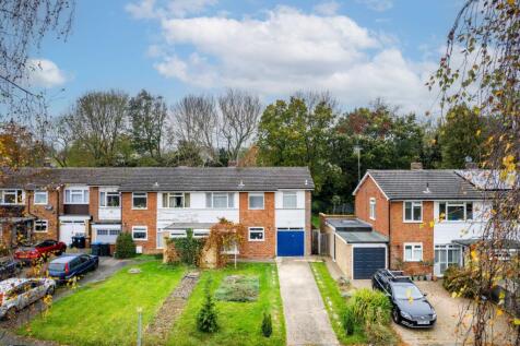 4 bedroom semi-detached house for sale