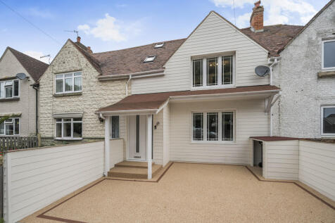 Henderson Road, Southsea 3 bed terraced house for sale