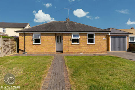 2 bedroom detached bungalow for sale