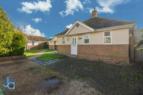 2 bedroom detached bungalow for sale
