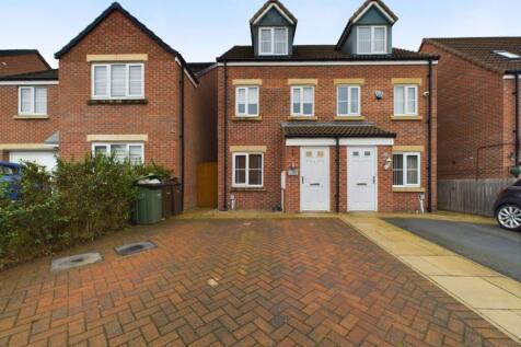 3 bedroom semi-detached house for sale