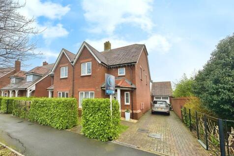4 bedroom semi-detached house for sale