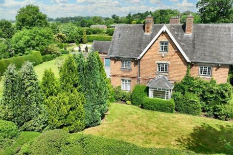 6 bedroom detached house for sale