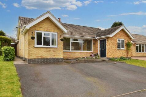 4 bedroom detached bungalow for sale