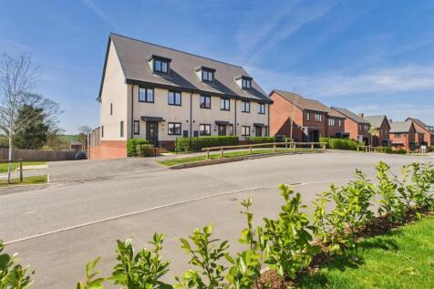 4 bedroom semi-detached house for sale