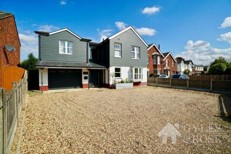 5 bedroom detached house for sale