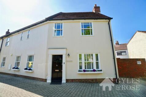3 bedroom semi-detached house for sale