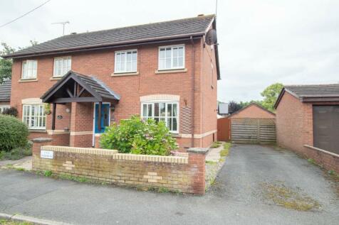 3 bedroom semi-detached house for sale